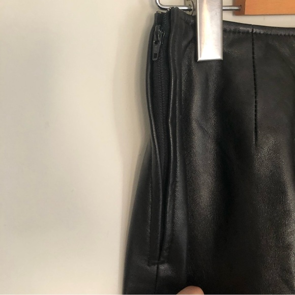 Danier Genuine Leather Trousers (size 2) - Picture 12 of 16